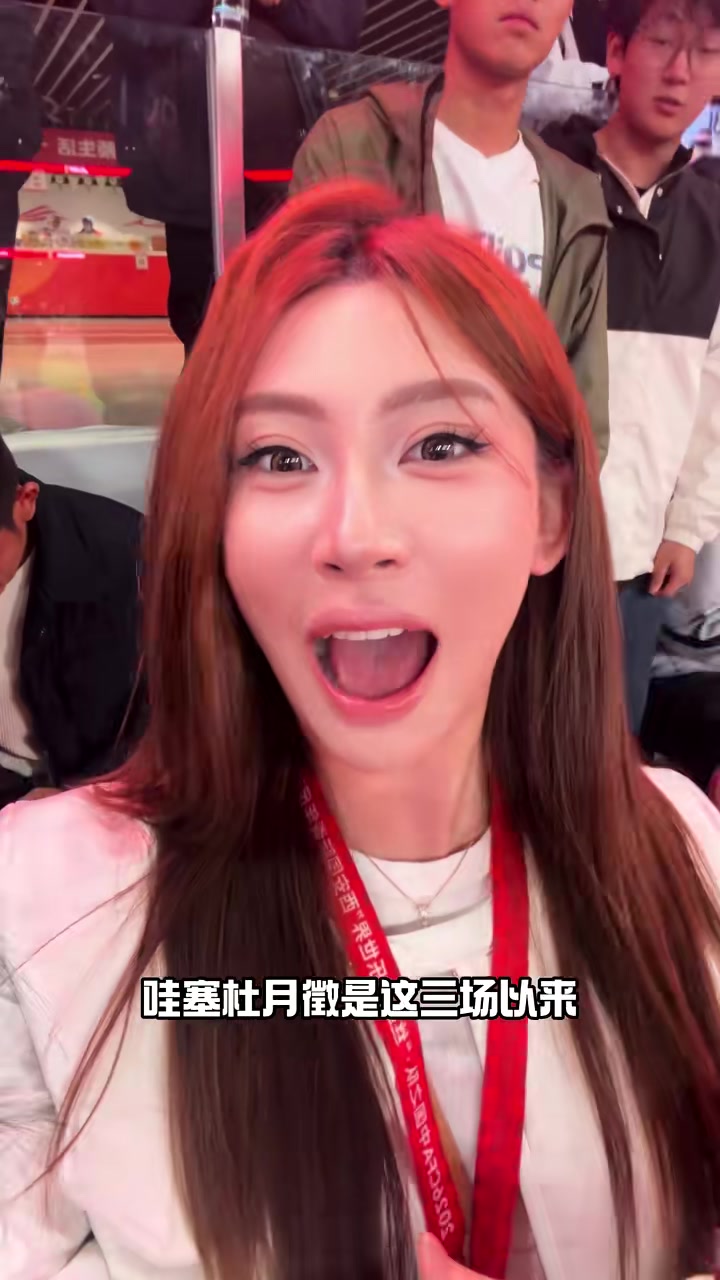 嗨翻天現(xiàn)場實拍杜月徵凌空抽出精彩落葉球